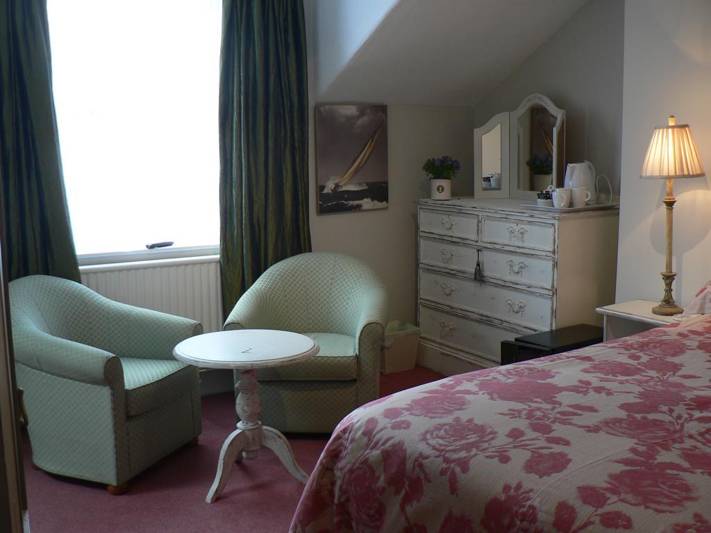 16 Franklin Bijou Boutique Bed & Breakfast Харогейт Стая снимка