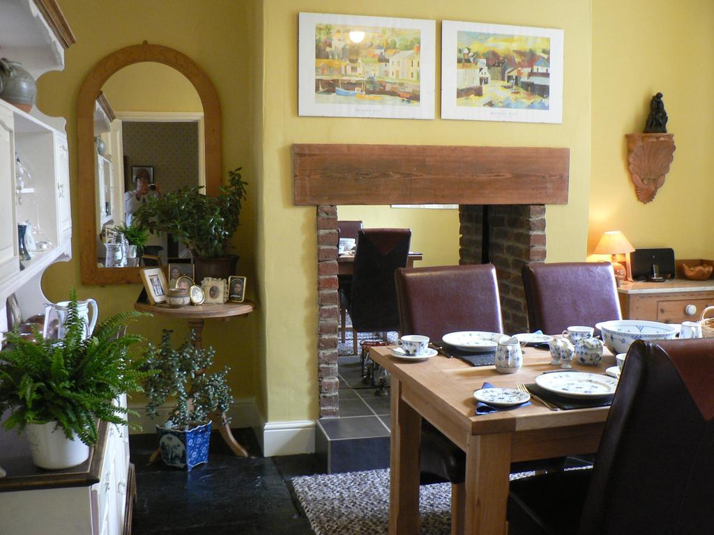 16 Franklin Bijou Boutique Bed & Breakfast Харогейт Екстериор снимка