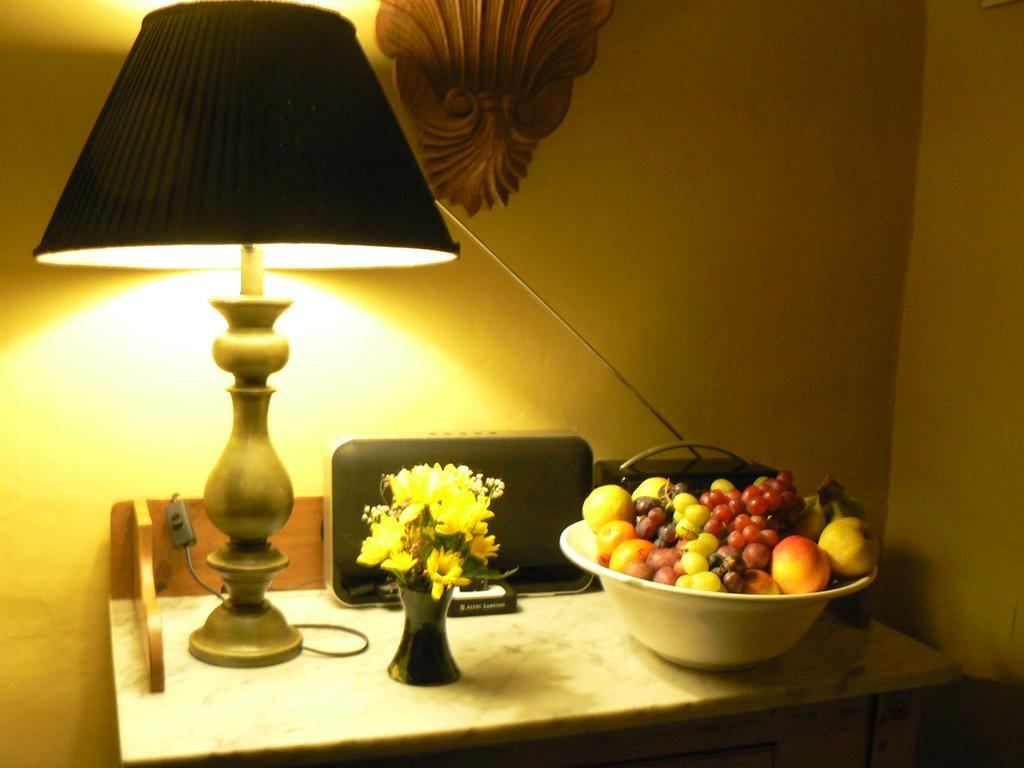 16 Franklin Bijou Boutique Bed & Breakfast Харогейт Екстериор снимка